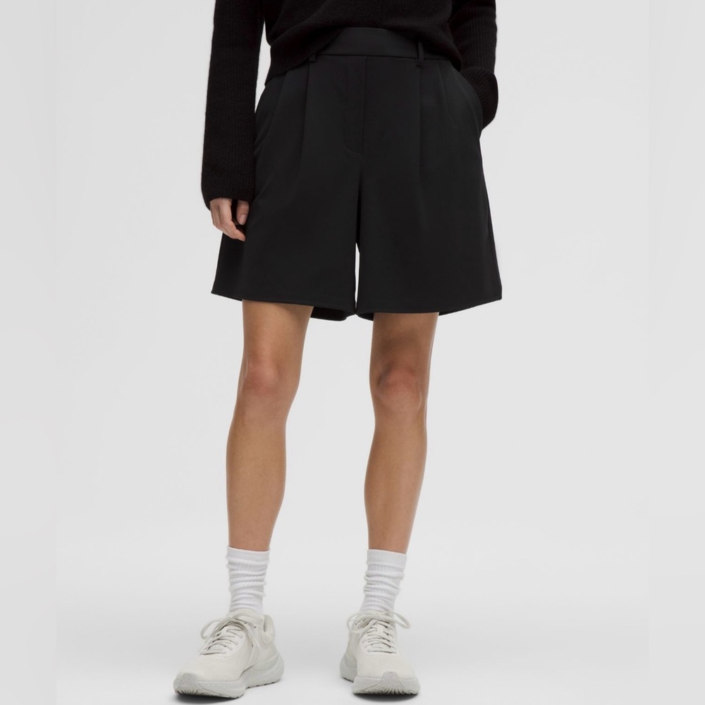 NWOT Daydrift Pleated High-Rise Short 7”